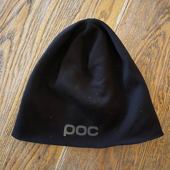 POC synthetic black beanie/nice condition/width across bottom-10 1/4 - Picture 1 of 4